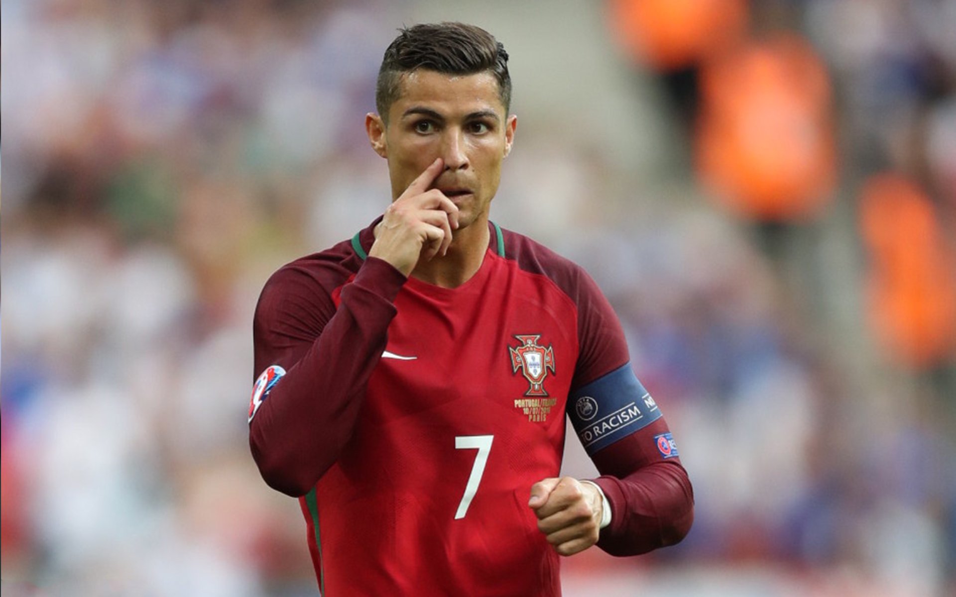 巴黎队中球员因伤缺阵,阵容深度面临考验,巴黎球队阵型